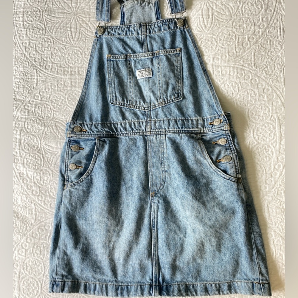 Levi’s rare overall skirt/ skirtall